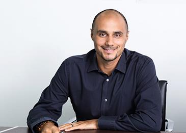 الأمير خالد بن الوليد يجري مباحثات لفتح سلسلة مطاعم نباتية للشرق الأوسط