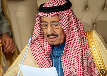 الملك سلمان يوجه بتوزيع ماء "زمزم" على مصابي "كورونا"