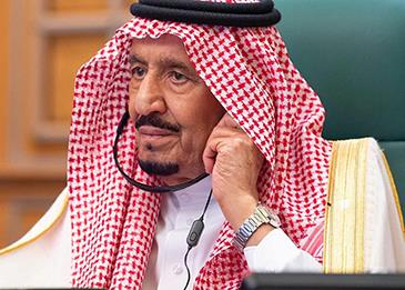 الملك سلمان يقرر علاج المواطنين والمقيمين المصابين بكورونا مجانًا والنائب العام يعلق