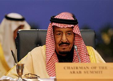 الملك سلمان يوافق على مبادرات تتعلق بتأشيرات وإقامة الوافدين