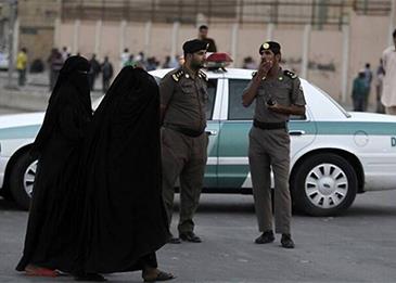 شرطة مكة تعاقب 113 مخالفًا للذوق العام بينهم امرأة
