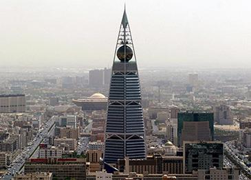 ما هي الأنشطة المعفاة من رسوم فتح المحلات 24 ساعة في السعودية؟