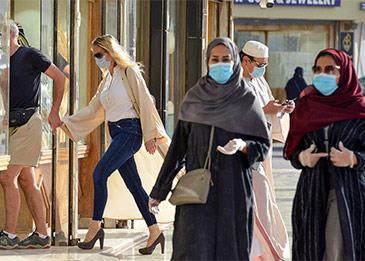 السعودية توضح حقيقة تجميد حسابات العمالة الوافدة