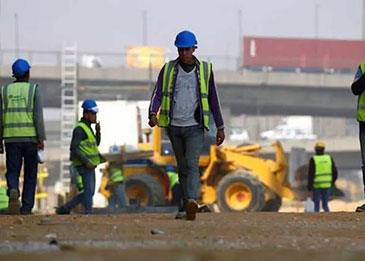 الكويت توقف تعيين العمالة الوافدة في قطاع النفط