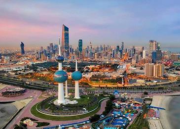 الكويت توقف الزيارات العائلية والسياحية