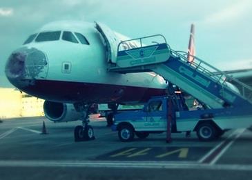 خبرة طيار تنقذ حياة 127 شخصًا .. فيديو