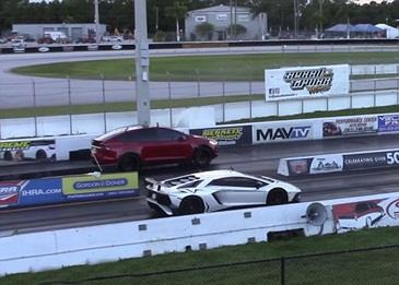 تسلا إكس تهزم لامبورغيني في سباق الربع الميل بفارق جزء من الثانية .. فيديو