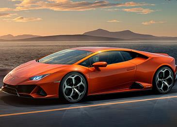 شاهد كيف انشطرت سيارة لامبورغيني لنصفين بعد تصويرها بدقائق