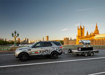 مجسّم فريد على شكل وحيد القرن ...  "لاند روڤر" تشارك في مبادرة لندنية لحماية وحيد القرن المهدد بالانقراض