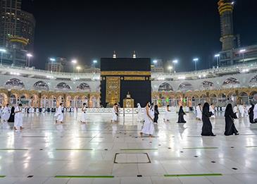 السعودية تسمح بأداء الصلوات في المسجد الحرام لأول مرة منذ 7 أشهر
