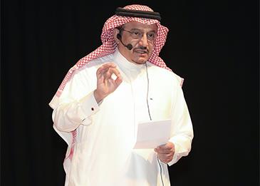 شاهد... وزير التعليم السعودي يُفاجأ بتصرف طريف من طالب في المدرسة الابتدائية