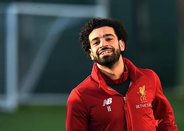 مكة تساعد محمد صلاح في تمريناته الرياضية