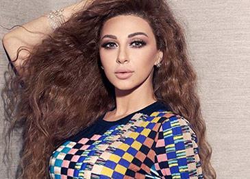 ميريام فارس تقف مذهولة على خشبة المسرح للمرة الأولى بالمملكة