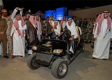 بالفيديو... بهذه العبارة المؤثرة استقبل أبناء الإمارات الأمير خالد الفيصل