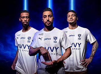 "متجذرون في المجد" بوما ونادي الهلال يطلقان أطقم الموسم الجديد