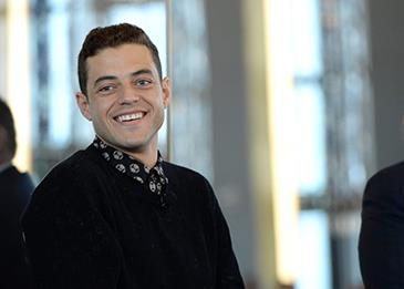 الكشف عن إطلالة رامي مالك في أحدث أفلام "جيمس بوند"
