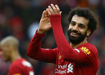 محمد صلاح وابنته مكة يخطفان الأنظار في عرس شقيقه