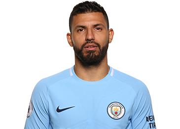 شاهد سيرجيو أغويرو بالزي الإماراتي