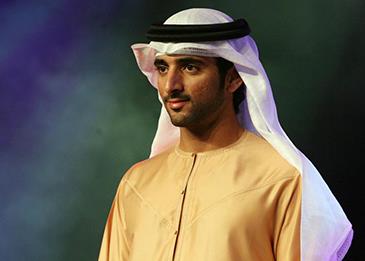 الشيخ حمدان ينشر قصيدة مؤثرة عن والده حاكم دبي... هذا ما جاء فيها