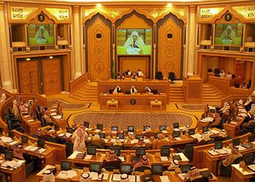 الشورى السعودي يلزم وزارة العمل بتوطين الوظائف القيادية