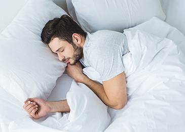 وظيفة مؤقتة لعشاق النوم بـ 18 ألف يورو