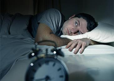 قلّة النوم تُحوِلك من إنسان عادي إلى آخر مُدمِن... إليك التفاصيل
