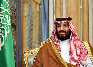 فنان تشكيلي سعودي يصنع أكبر تمثال لولي العهد بطول 3 أمتار