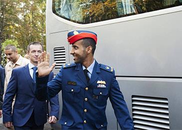بريد الإمارات يصدر طابعًا تذكاريًا احتفاءً بأول مهمة للدولة إلى الفضاء