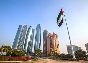 الإمارات تسمح بتجديد تأشيرة الزيارة والسياحة حتى 6 أشهر بدون مغادرة