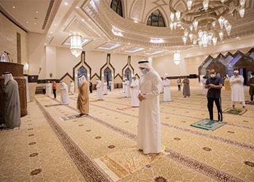 الإمارات تعيد فتح المصليات في المراكز التجارية والأبراج