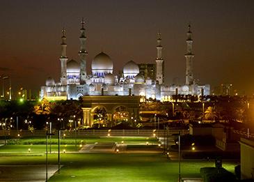 الإمارات تعيد فتح جامع الشيخ زايد الكبير و"صرح زايد المؤسس" أمام الزوار