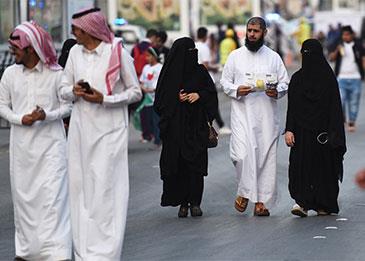 الجوازات توضح عقوبة نقل أو تشغيل المخالفين أو التستر عليهم !