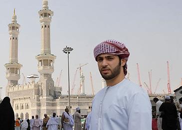 لحظة وفاة مُسن أثناء الصلاة بأحد المساجد