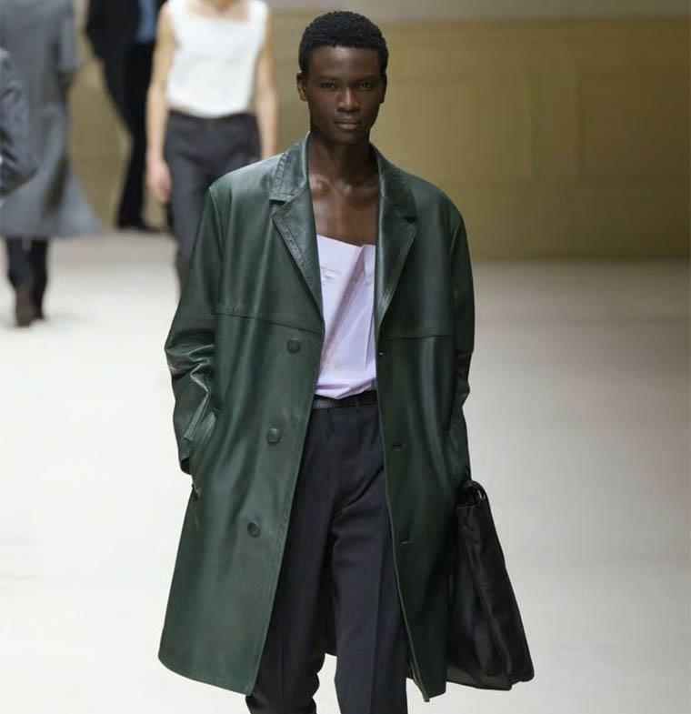 مجموعة برادا لخريف وشتاء 2026: 4 تفاصيل لا يمكن تفويتها