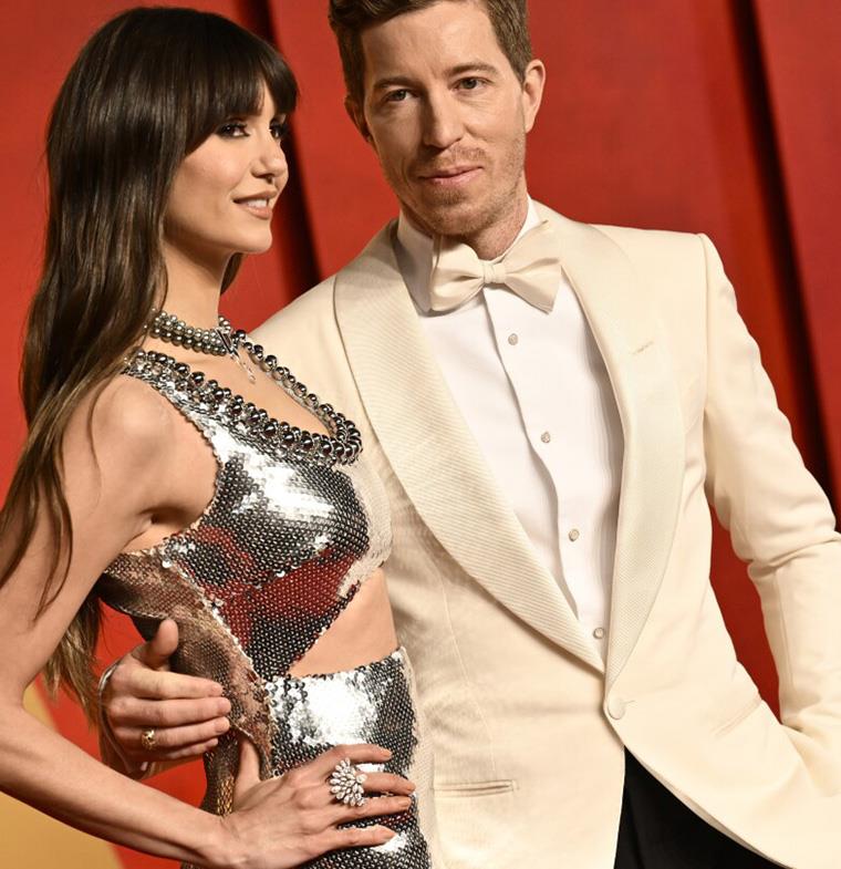 شون وايت يفاجئ نينا دوبريف بعرض زواج ساحر في مانهاتن