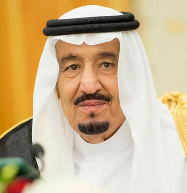 الملك سلمان يمنح ميدالية الاستحقاق لـ60 مواطنًا لتبرعهم بالدم 10 مرات