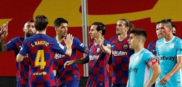 نادي برشلونة يعتزم بيع 12 لاعبًا