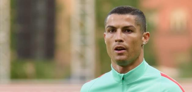 رونالدو يقوم بمغامرة في البحر على عمق 14 مترًا