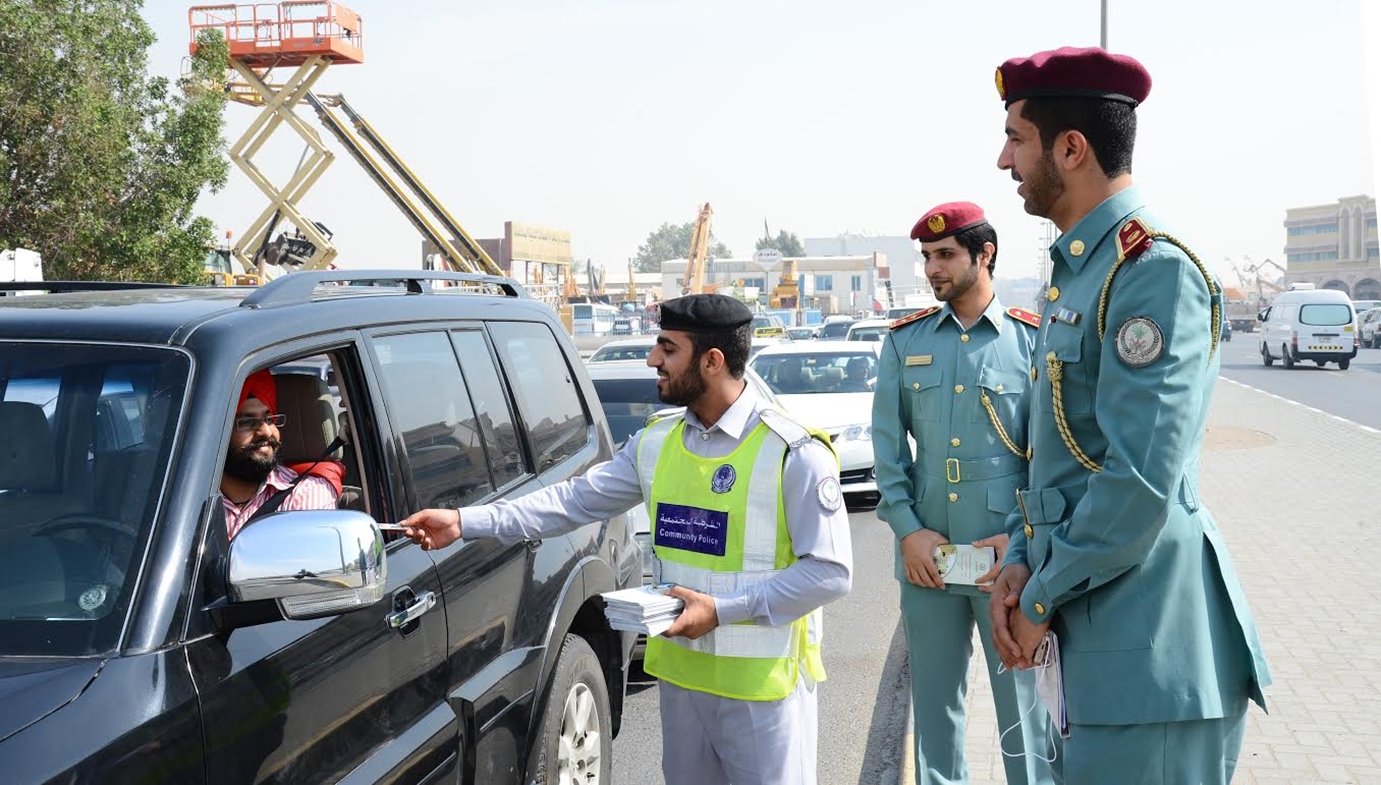 شرطة الشارقة تدشن أول جهاز لضبط ضجيج السيارات