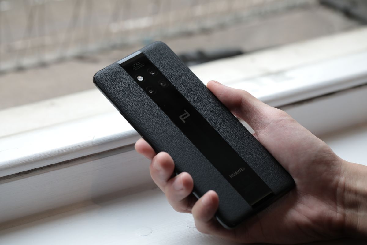 قريباً في الإمارات... PORSCHE DESIGN HUAWEI Mate 20 RS