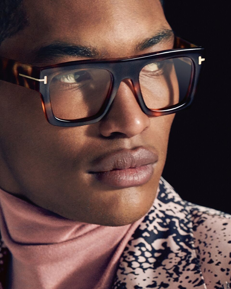 TOM FORD  تطلق مجموعة نظاراتها الجديدة لموسم ربيع وصيف 2019... مستوحات من أسلوب الخمسينيات
