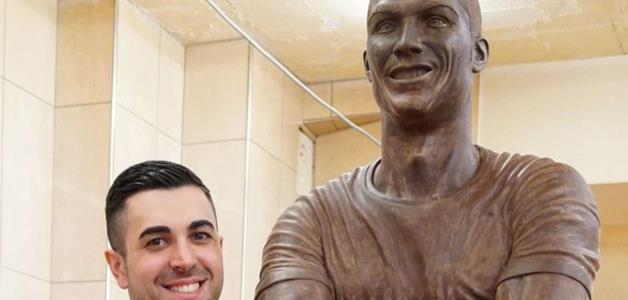 فيديو لتمثال بالحجم الطبيعي لكريستيانو رونالدو مصنوع من الشوكولا