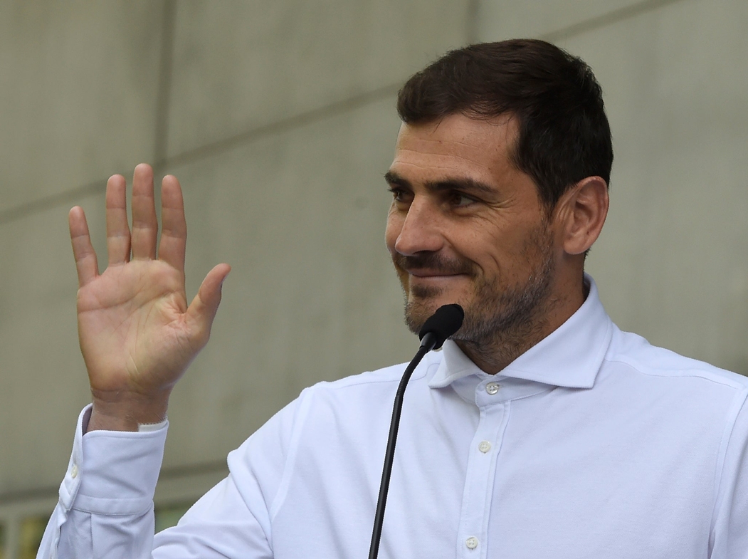 كاسياس يطرح سؤالًا بخصوص صفقات ريال مدريد المنتظرة
