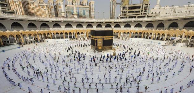 السعودية تربط المشاركة بموسم الحج لعام 2021 بأخذ لقاح كورونا