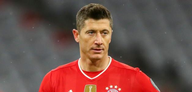بايرن ميونخ يعلن غياب ليفاندوفسكي عن الملاعب لـ 4 أسابيع بسبب إصابة في الركبة