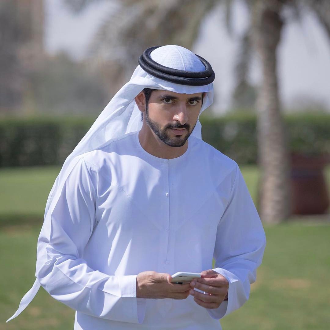 الشيخ حمدان يتبرع ب 3 مليون درهم لمريض سرطان
