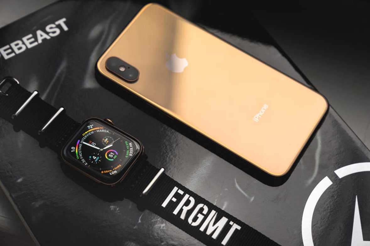 اشتراك مجاني في تطبيق Apple Music وشريحة eSIM مع ساعة أبل الجديدة: "اتصالات" توفّر  iPhone XS و iPhone XS Max وساعة ِApple Watch Series 4