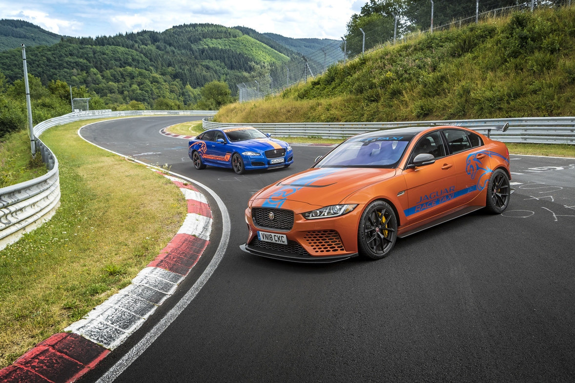 لعشاق السرعة ... بامكانكم خوض تجربة XE SV PROJECT 8 برفقة سائق سباقات محترف على حلبة نوربورغرينغ نوردشلايفه