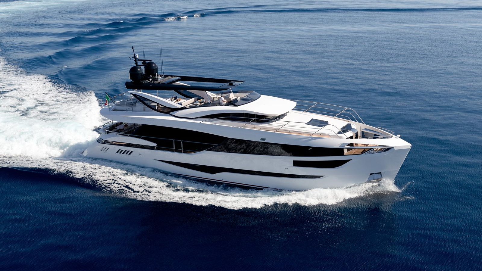 تعرف على مزايا يخت Dominator Illumen 28M الرائع !