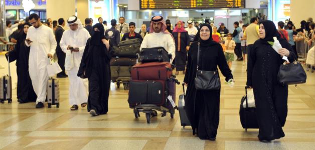 وزير الصحة الكويتي ينفي فتح منافذ البلاد لمدة 24 ساعة لعودة العالقين في الخارج